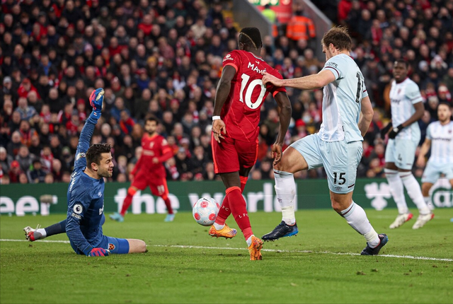 开云中国官网-皇家马德里单刀错失印第安纳步行者围绕欧联门线救险，里程碑夜西汉姆调整名单看傻球迷的简单介绍